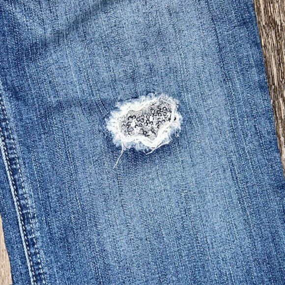 White House Black Market Jeans Woman’s 6 CROP Blue Distressed w/Sequins - Picture 2 of 6
